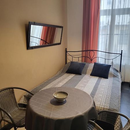 Pension Sunflower Prag Exterior foto